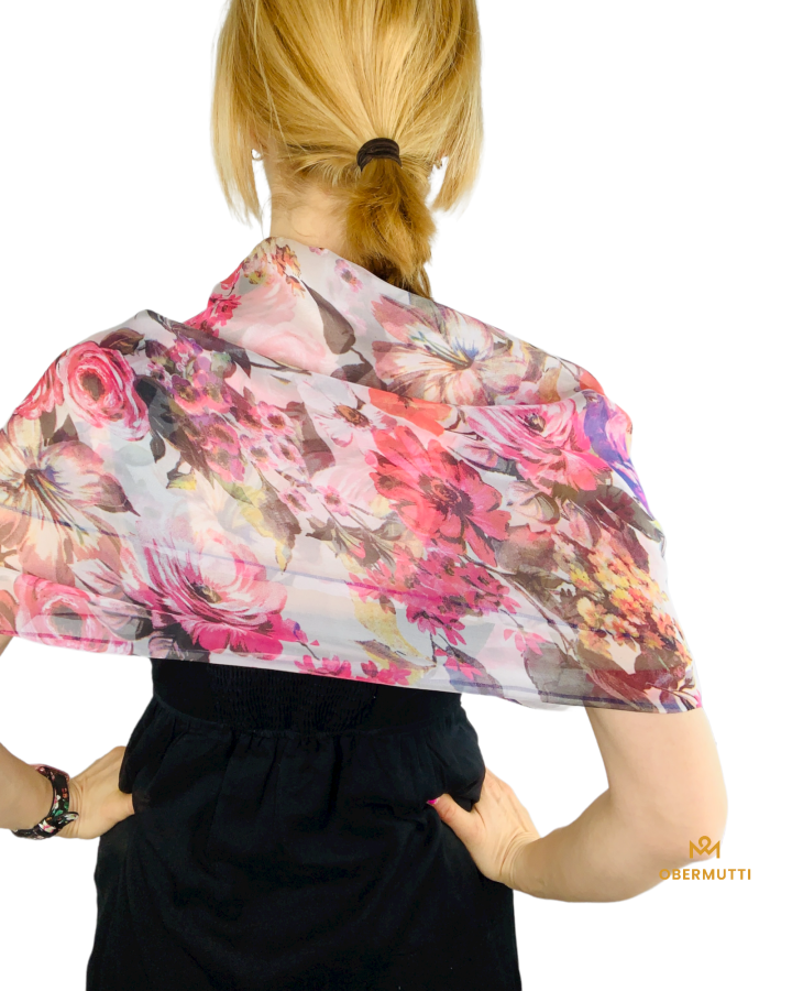 Schal aus Seide in der Farbe Rosa mit buntem Blumenprint